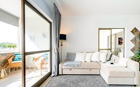 Spacious 1 Bed In Vilamoura, Fast Wifi & Pool