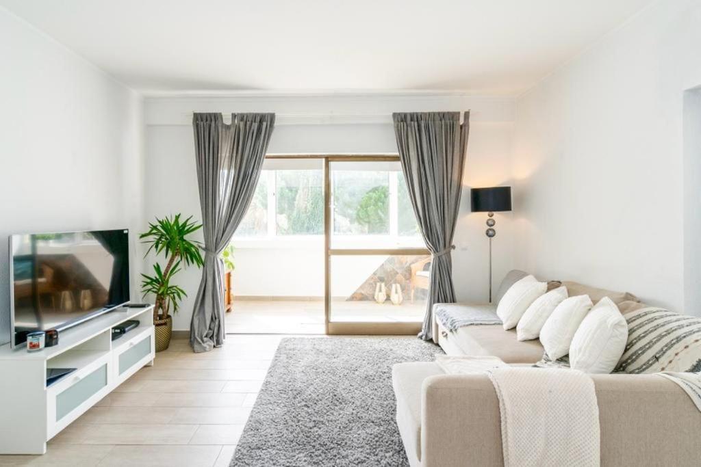 Spacious 1 Bed In Vilamoura, Fast Wifi & Pool Quarteira Exterior foto